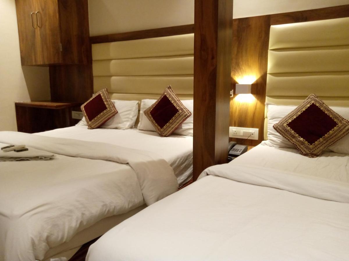 Hotel Adams Inn Near Mumbai Airport Bagian luar foto