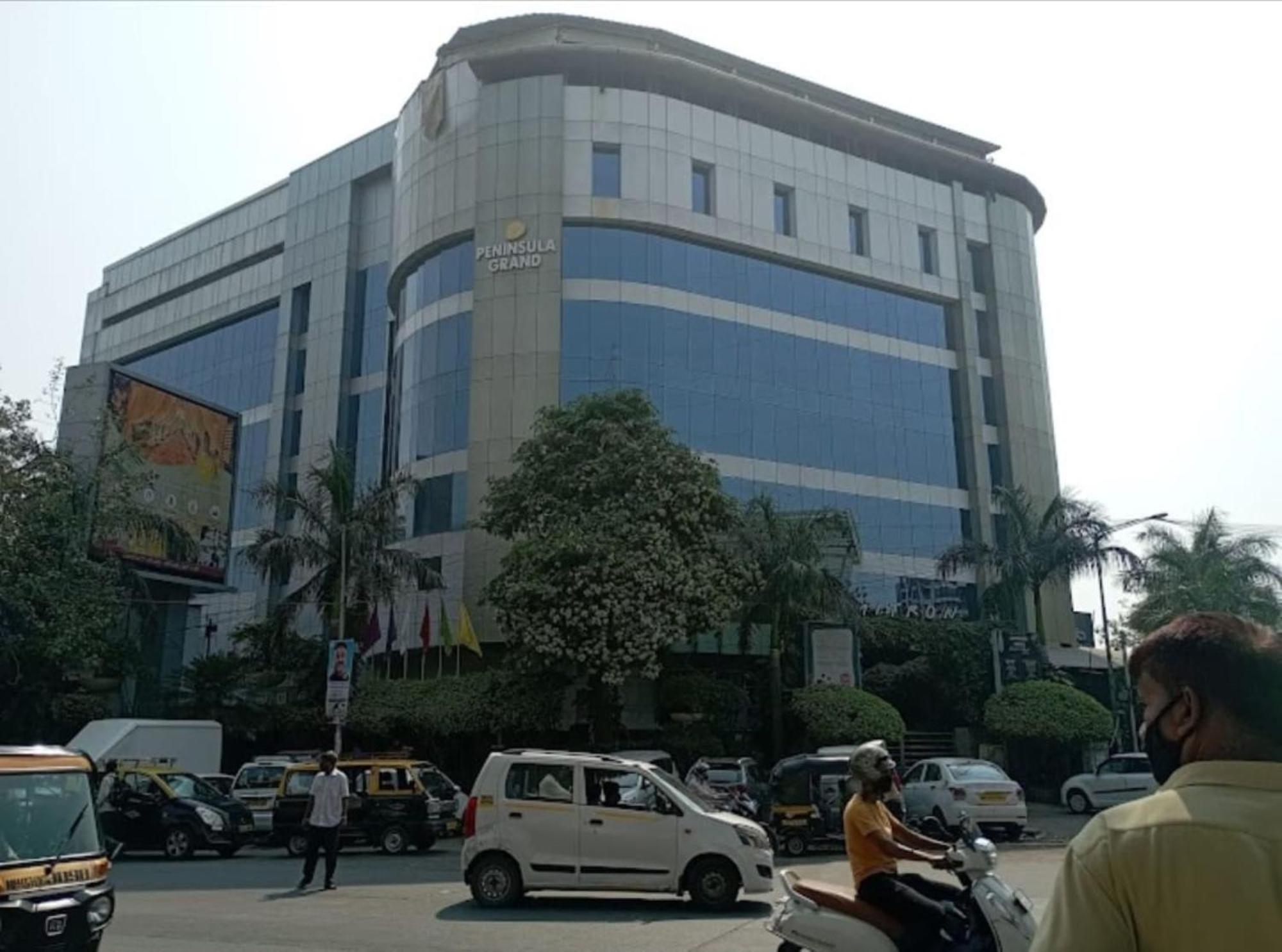 Hotel Adams Inn Near Mumbai Airport Bagian luar foto